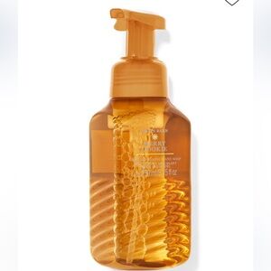 Bath & Body Works Gentle Foaming Hand Soap. Merry Cookie.